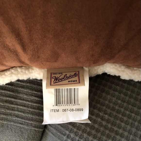 Woolrich Brown Accent Pillows with Cream Edging - Picture 4 of 6